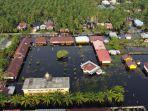 banjir_di_rohil_melanda_dua_desa_warga_terpaksa_mengungsi_2.jpg
