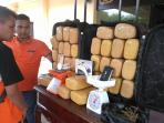 barang-bukti-ganja-dan-sabu-diamankan-ok_20161008_161447.jpg