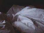 bayangan-di-dalam-kamar.jpg