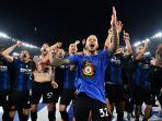 bek-inter-milan-asal-italia-federico-dimarco-tengah-dan-para-pemain-inter-milan.jpg