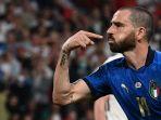 bek-italia-leonardo-bonucci-merayakan-mencetak-gol.jpg