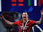 belum-mau-pensiun-zlatan-ibrahimovic-apresiasi-skuad-baru-ac-milan-sanjung-charles-de-ketelaere.jpg
