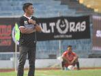bona-simanjuntak-pelatih-kepala-psps.jpg