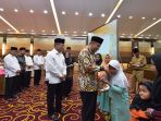buka-puasa-bersama-bank-riau-kepri-dengan-anak-yatim_20180529_102646.jpg
