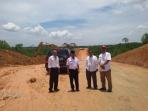 bupati-harris-meninjau-pembukaan-akses-jalan-di-areal-teknopolitan_20160921_172639.jpg