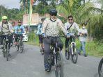 bupati-siak-gowes-ke-selat-guntung.jpg