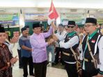 bupati-wardan-lepas-jch-dari-batam_20170808_004408.jpg
