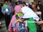 calon-jemaah-haji-cjh-diberangkatkan-ke-embarkasi-batam_20180718_164338.jpg
