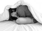 cewek-depresi-selimut.jpg