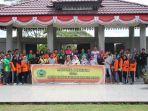 civitas-stie-i-rengat-menggelar-bhakti-sosial-di-taman-makam-pahlawan-pematang-reba.jpg