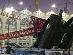crane-jatuh-di-masjil-haram-mekkah_20150912_094833.jpg