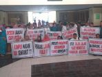 demo-dosen-uin-suska-riau-okeee_20171222_134955.jpg