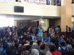 demo-mahasiswa-uin-suska-riau-soal-ukt.jpg