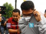direktur-pt-lih-resmi-ditahan-2_20150917_224157.jpg