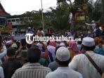 diskualifikasi-pelaku-curang-siapapun-pemenang-tidak-masalah-tapi-tidak-curang-demo-di-kpu-riau.jpg