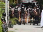 dua-kantong-mayat-dibawa-ke-lokasi-baku-tembak-polisi-di-panam.jpg<pf>dua-kantong-mayat-dibawa-ke-lokasi-baku-tembak-polisi-di-panam_2.jpg<pf>dua-kantong-mayat-dibawa-ke-lokasi-baku-tembak-polisi-di-panam_3.jpg<pf>dua-kantong-mayat-dibawa-ke-lokasi-baku-tembak-polisi-di-panam_4.jpg