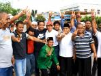 erizal-dan-sukiman-berfoto-bersama_20151210_213755.jpg