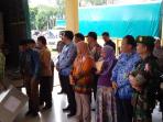 forkompimda-dumai-tinjau-distribusi-surat-suara_20151207_162844.jpg<pf>kapolres-dumai-memeriksa-pasukan_20151207_163001.jpg<pf>tim-reaksi-cepat-pilkada-dumai_20151207_163053.jpg<pf>personil-pengamanan-pilkada-dumai_20151207_163142.jpg