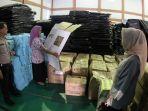 foto-kotak-suara-pemilu-2019-dari-kardus-ketua-kpu-pekanbaru-tinjau-gudang-logistik-pemilu-3.jpg
