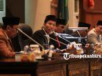 foto_empat_pimpinan_dprd_riau_dilantik_7.jpg