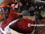 foto_harga_kebutuhan_pokok_di_pasar_pekanbaru_mulai_naik_1.jpg<pf>foto_harga_kebutuhan_pokok_di_pasar_pekanbaru_mulai_naik_2.jpg<pf>foto_harga_kebutuhan_pokok_di_pasar_pekanbaru_mulai_naik_3.jpg<pf>foto_harga_kebutuhan_pokok_di_pasar_pekanbaru_mulai_naik_4.jpg