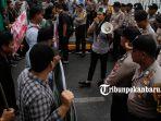 foto_hmi_pekanbaru_tolak_kenaikan_iuran_bpjs_kesehatan_2.jpg