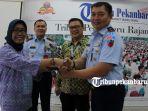 foto_kunjungan_danlanud_rsn_ke_tribun_pekanbaru_1.jpg<pf>foto_kunjungan_danlanud_rsn_ke_tribun_pekanbaru_2.jpg<pf>foto_kunjungan_danlanud_rsn_ke_tribun_pekanbaru_3.jpg<pf>foto_kunjungan_danlanud_rsn_ke_tribun_pekanbaru_4.jpg<pf>foto_kunjungan_danlanud_rsn_ke_tribun_pekanbaru_5.jpg