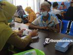 foto_pasien_ispa_puskesmas_di_pekanbaru_meningkat_30_persen_1.jpg<pf>foto_pasien_ispa_puskesmas_di_pekanbaru_meningkat_30_persen_2.jpg<pf>foto_pasien_ispa_puskesmas_di_pekanbaru_meningkat_30_persen_3.jpg<pf>foto_pasien_ispa_puskesmas_di_pekanbaru_meningkat_30_persen_4.jpg