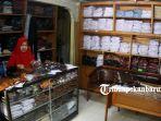 foto_penjualan_baju_seragam_sekolah_di_pekanbaru_mulai_meningkat_3.jpg