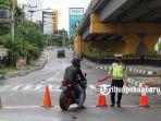 foto_penutupan_ruas_jalan_di_pekanbaru_guna_memaksimalkan_psbb_2.jpg
