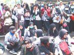 foto_ribuan_guru_di_pekanbaru_kembali_menggelar_aksi_4.jpg