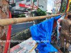 foto_satpol_pp_pekanbaru_tertibkan_penjual_bendera_1.jpg<pf>foto_satpol_pp_pekanbaru_tertibkan_penjual_bendera_2.jpg<pf>foto_satpol_pp_pekanbaru_tertibkan_penjual_bendera_3.jpg