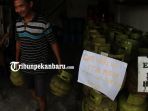 gas-lpg-langka-elpiji-habis-di-pangkalan-di-pekanbaru_20181019_160102.jpg