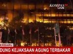 gedung-kejaksaan-agung-terbakar2.jpg