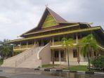 gedung-lam-riau-tepuk-tawar-abdul-wahid-dan-sf-hariyanto.jpg