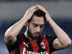 gelandang-ac-milan-hakan-calhanoglu-saat-pertandingan-kontra-lazio.jpg