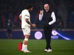 gelandang-ac-milan-sandro-tonali-kiri-bersama-pelatih-stefano-pioli.jpg