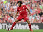gelandang-liverpool-mohamed-salah-mengontrol-bola-selama-pertandingan-kontra-chelsea.jpg