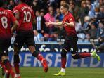 gelandang-manchester-united-scott-mctominay-berselebrasi-usai-mencetak-gol.jpg