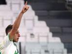 gelandang-sassuolo-italia-davide-frattesi-merayakan-setelah-mencetak-gol.jpg