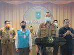 gubernur-riau-syamsuar-memberi-keterangan-pers.jpg