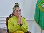 gubernur_riau_syamsuar_1.jpg