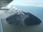 gunung-di-pulau-kecil-kadovar-papua-nugini_20180107_194602.jpg