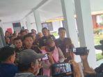 guru-J-diduga-pungli-penerimaan-honorer-pelalawan.jpg