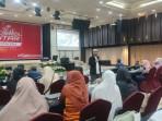 guru-besar-Unri-Prof-Dr-Afrianto-Daud-artificial-intelligence-di-hadapan-guru.jpg