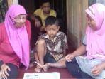 guru-ciamis-kunjungi-murid.jpg