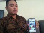 guru-korban-menunjukkan-bukti-tangkapan-layar-panggilan-video-mesum-dari-pencuri.jpg