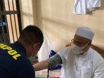 habib-rizieq-shihab-saat-diperiksa-kesehatan.jpg