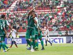 hansamu-yama-persebaya-vs-persib-piala-presiden.jpg