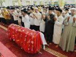 ilustrasi-sholat-jenazah.jpg